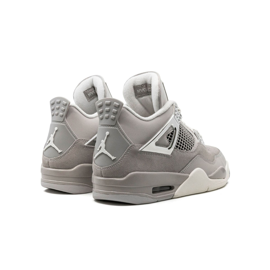 J4* RETRO FROZEN MOMENTS